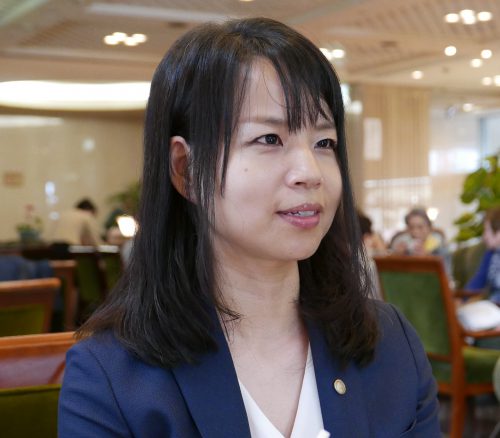 戸村涼子